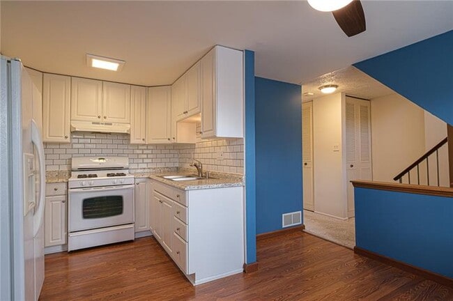 84 Cortland Dr W in Mckees Rocks, PA - Building Photo - Building Photo
