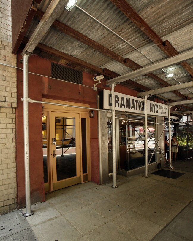 127 E 34th St in New York, NY - Building Photo - Building Photo