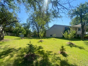 709 S Salem Dr in Schaumburg, IL - Building Photo - Building Photo
