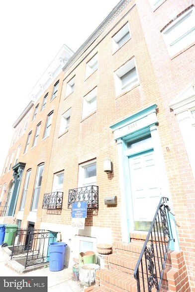 2006 E Pratt St in Baltimore, MD - Building Photo - Building Photo