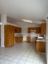 18809 Willow St in Hesperia, CA - Building Photo - Building Photo