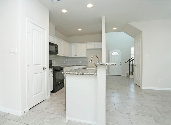 13823 Leabrandon Ln in Houston, TX - Building Photo - Building Photo