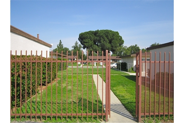 Bouganviella Apartments in Moreno Valley, CA - Foto de edificio - Building Photo