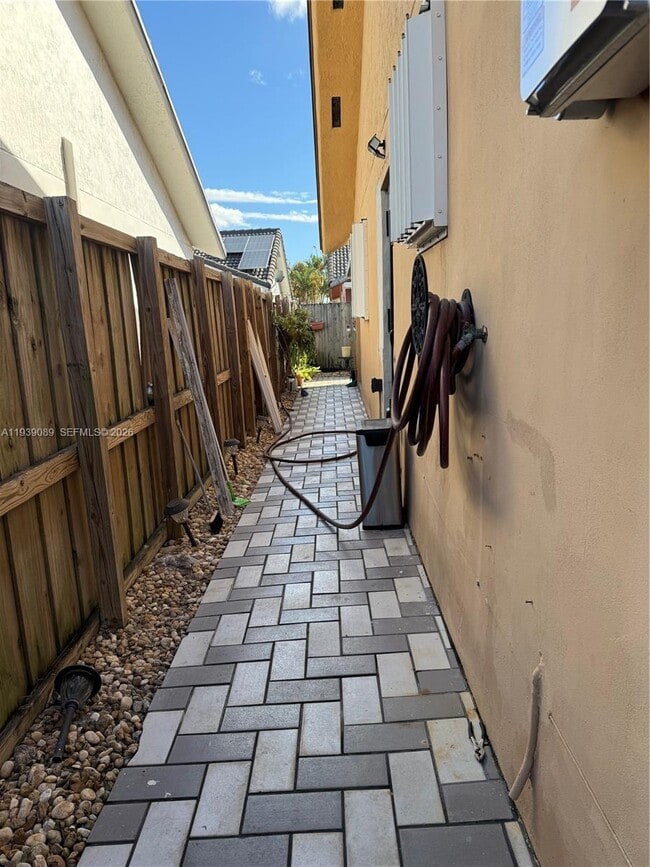 35XX W 75th Pl-Unit -A in Hialeah, FL - Building Photo - Building Photo