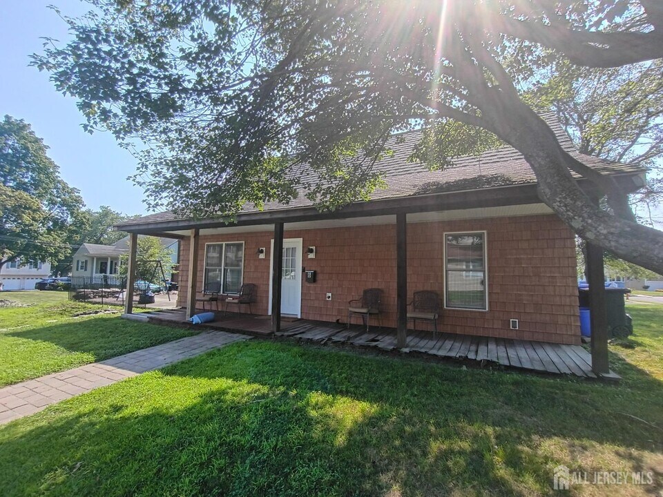 6 Albert Ave in Milltown, NJ - Building Photo