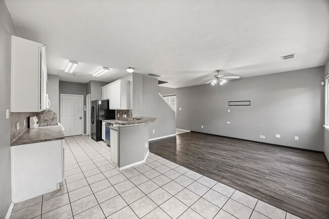 12427 Oriole Lake Way