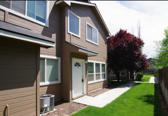 6727 W Morris Hill Ln in Boise, ID - Building Photo - Building Photo