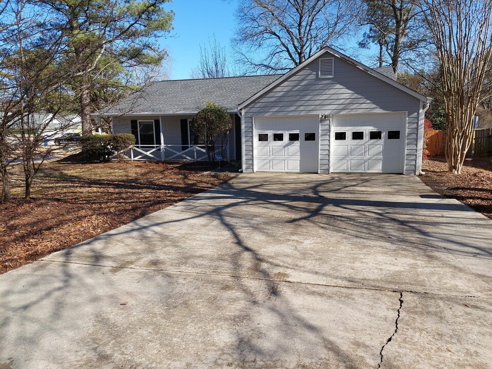 10465 Colony Glen Dr in Alpharetta, GA - Building Photo