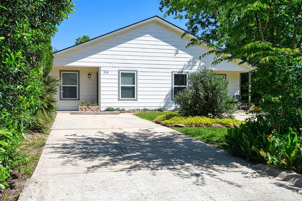 518 Moore St in Tomball, TX - Building Photo