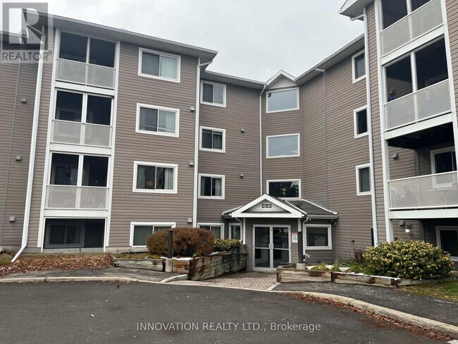 316 Lorry Greenberg Dr in Ottawa, ON - Building Photo - Building Photo