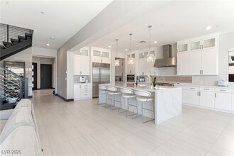 212 Carmel Sky St in Las Vegas, NV - Building Photo - Building Photo
