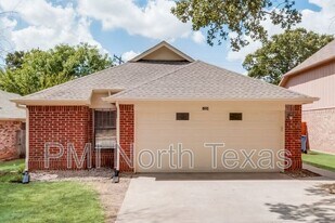 1324 Azalia Bend in Lewisville, TX - Building Photo
