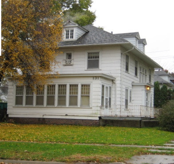 131 Leland Ave in Waterloo, IA - Building Photo