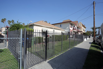 131 S Bonnie Brae St in Los Angeles, CA - Building Photo - Primary Photo