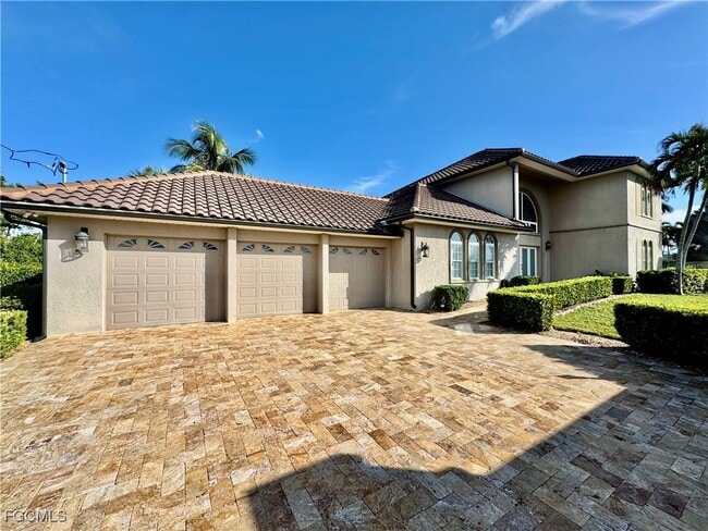 property at 14370 McGregor Blvd