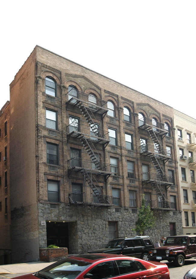 209-211 E 25th St in New York, NY - Building Photo - Building Photo