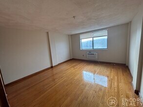 1110 Commonwealth Ave in Boston, MA - Building Photo - Building Photo