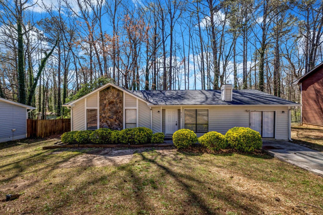 8133 Creekstone Ct in Riverdale, GA - Building Photo