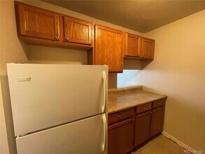 1590 Clinton St, Unit 4 in Aurora, CO - Foto de edificio - Building Photo