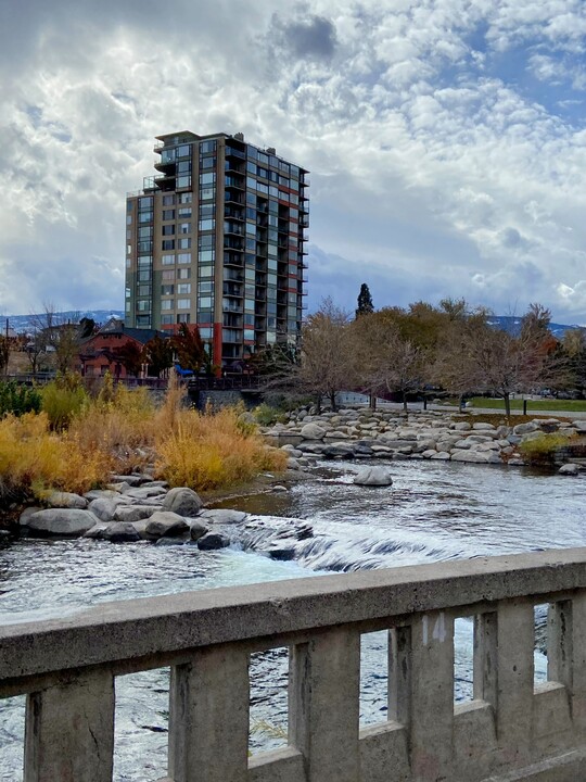 280 Island Ave, Unit park tower in Reno, NV - Foto de edificio