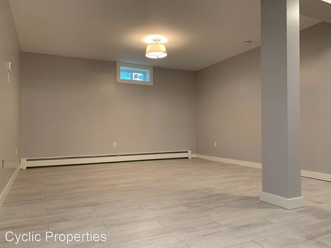 121 Dunbar Ave in Fairbanks, AK - Building Photo - Building Photo