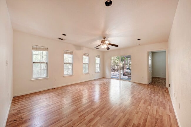 3106 King St in Austin, TX - Building Photo - Building Photo