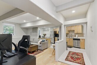 240 Brattle St in Cambridge, MA - Building Photo - Building Photo