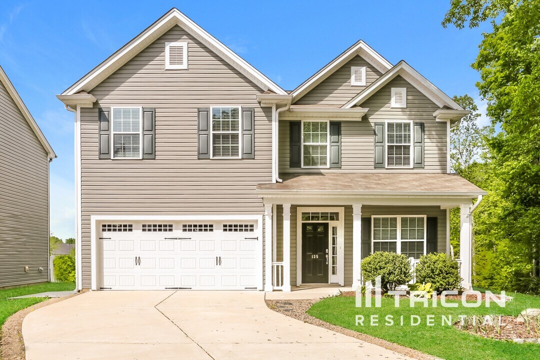 135 Claystone Dr in Gibsonville, NC - Building Photo