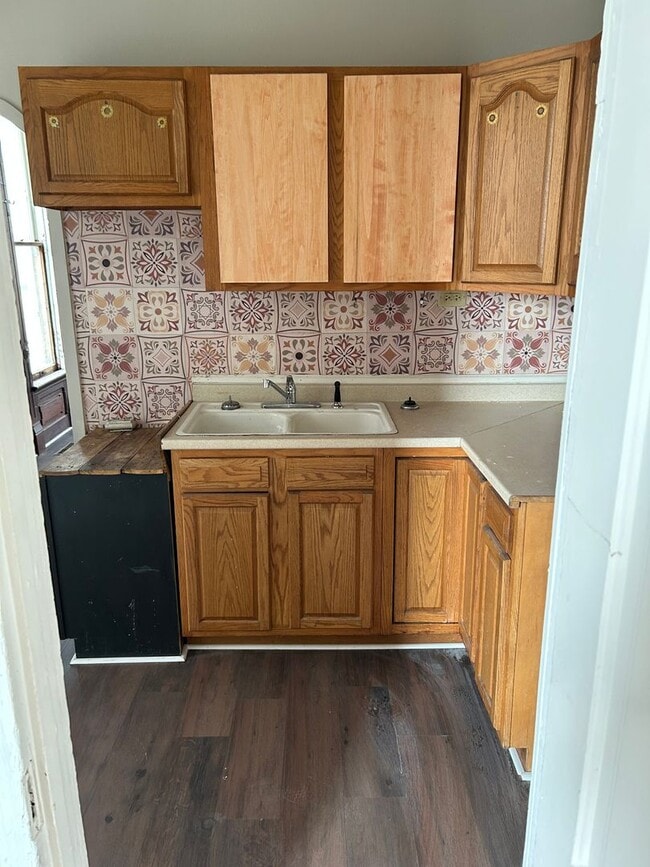 property at 230 E Chestnut St