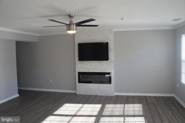 property at 5814 Holly Springs Dr N