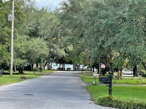173 Grandview Ave in Valparaiso, FL - Foto de edificio - Building Photo