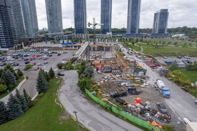 King's Landing at Concord Park Place in Toronto, ON - Building Photo - Building Photo