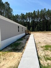 992 Evergreen Dr in Galivants Ferry, SC - Building Photo - Building Photo