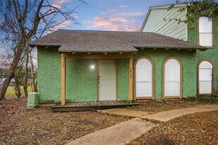 7859 Cook Rd in Houston, TX - Building Photo