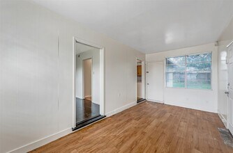 6114 Doulton Dr in Houston, TX - Building Photo - Building Photo