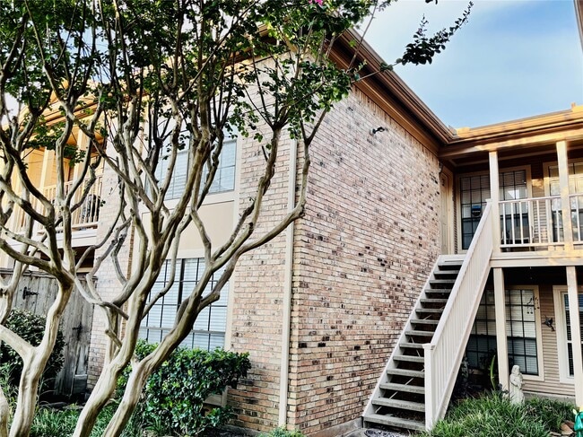 property at 1311 Antoine Dr