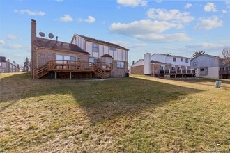 37701 Fleetwood Dr in Farmington Hills, MI - Foto de edificio - Building Photo