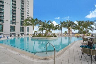 36 NE 1st St, Unit # 4714 in Miami, FL - Building Photo - Building Photo