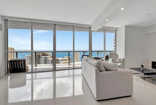 465 Brickell Ave, Unit 2904 in Miami, FL - Building Photo