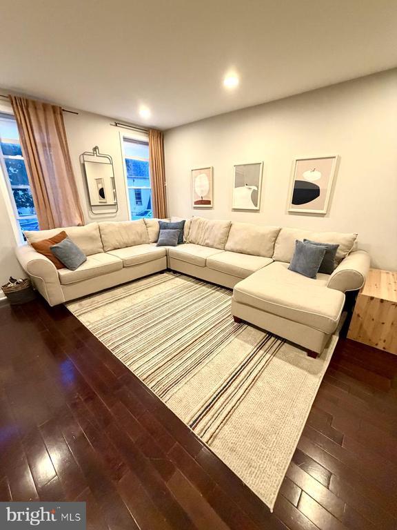 property at 1929 Ellsworth St
