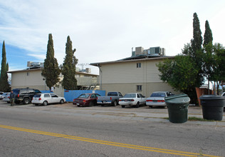 2131 S Winstel Ave in Tucson, AZ - Foto de edificio - Building Photo