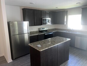 7226 Reunion Ct in Tampa, FL - Building Photo - Building Photo