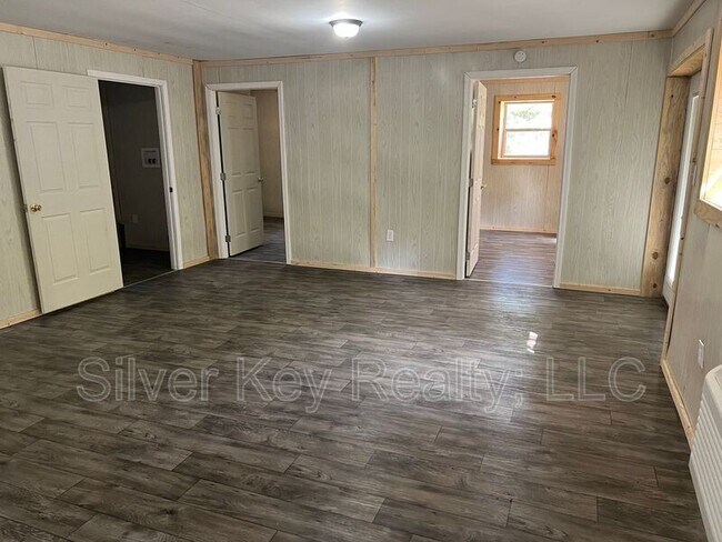 1121 Athens Pike in Etowah, TN - Building Photo - Building Photo