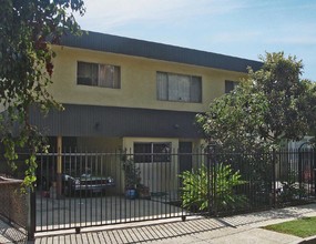 5554 Harold Way in Los Angeles, CA - Building Photo - Building Photo