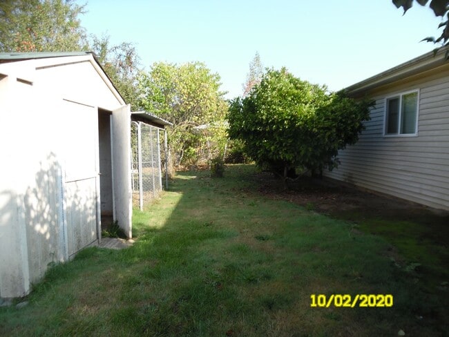 153 W Taylor St in Carlton, OR - Building Photo - Building Photo