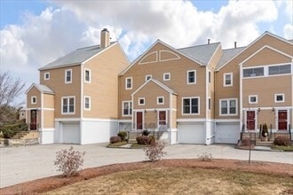 20 Camelot Dr in Worcester, MA - Building Photo - Building Photo