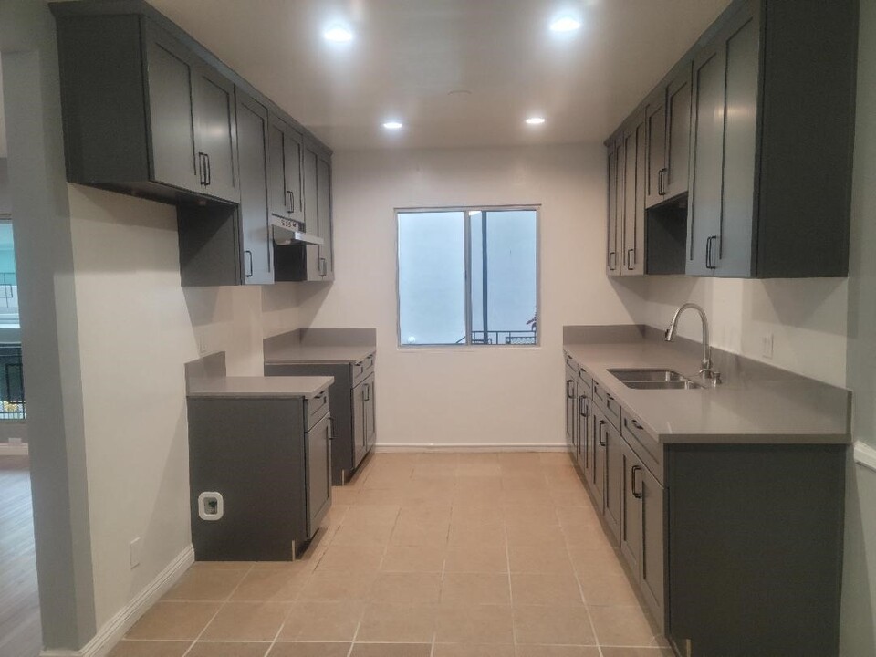 4026 Stevely Ave in Los Angeles, CA - Building Photo