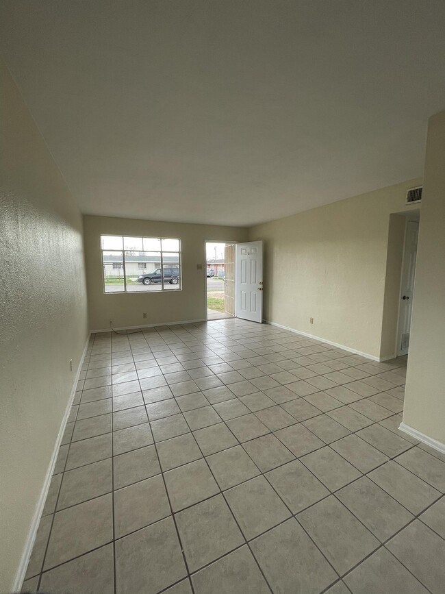 9319 Raleigh Dr in El Paso, TX - Building Photo - Building Photo