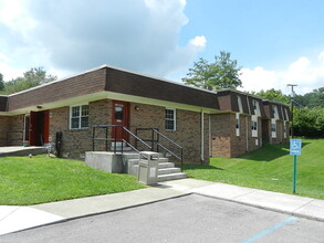 Valley View Apartments in Corbin, KY - Building Photo - Building Photo