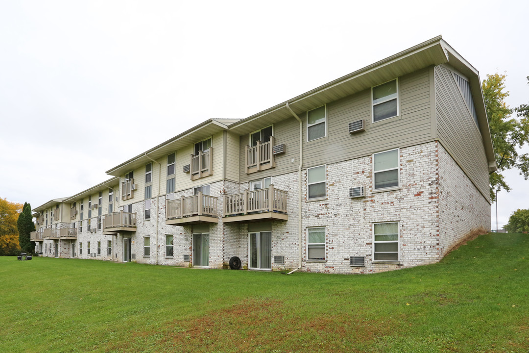 Seven Oaks Apartments in Madison, WI - Foto de edificio